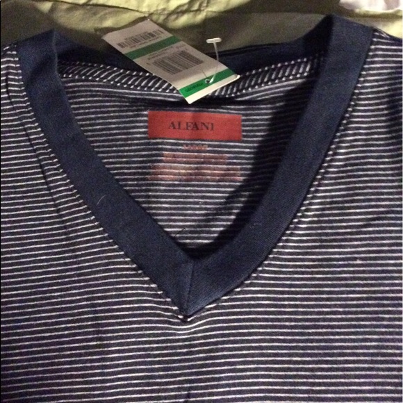 NWT, Men’s Tee …. - Picture 3 of 4